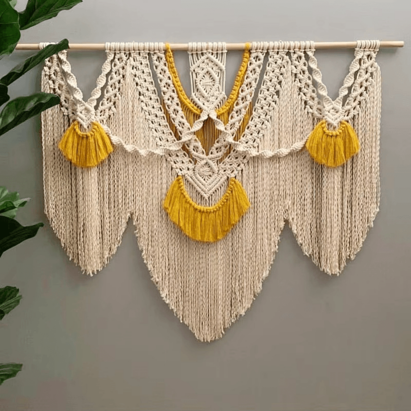 Macrame Wall Hanging Hand-Woven - Twist & Tassel